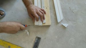 ПОТОЛОЧНЫЙ ПЛИНТУС (Галтели) КАК ПОКЛЕИТЬ И СДЕЛАТЬ УГОЛ