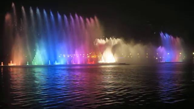 Фонтаны. Шарджа, ОАЭ смотреть онлайн