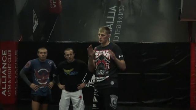 Александр Волков обучает боевым приемам смотреть онлайн