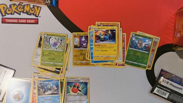 Pokémon Day Packs Trading Card Game - Vivid Voltage Hidden Fates - Pokaaron смотреть онлайн