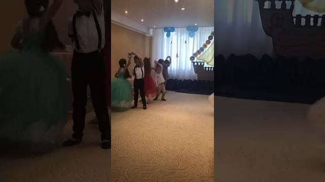 409 самый лучший вальс на выпускном смотреть онлайн