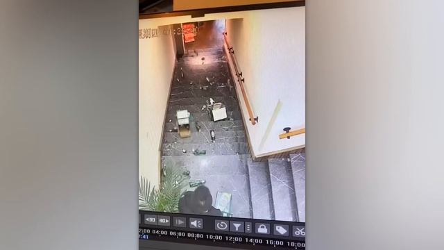 Глупые Ошибки, Снятые на Камеры Наблюдения смотреть онлайн