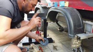 Выбор и замена подшипника ступицы прицепа с помощью самодельного пресса