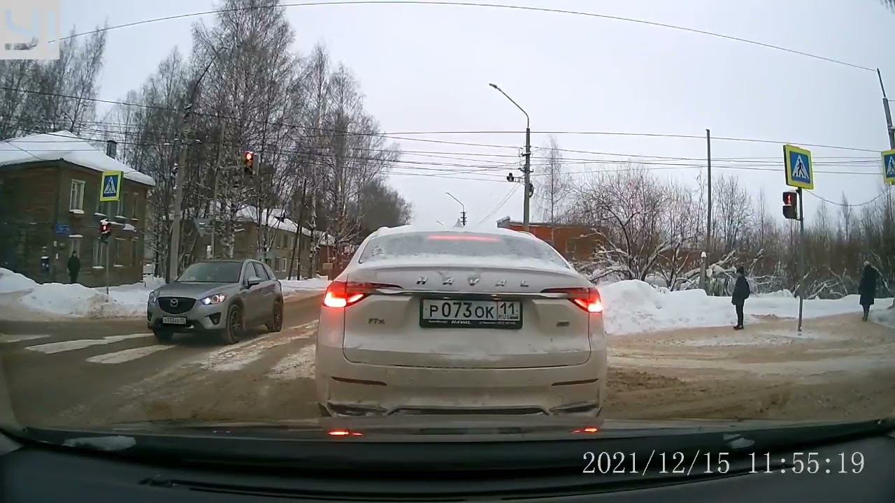 Выскочила с санками смотреть онлайн