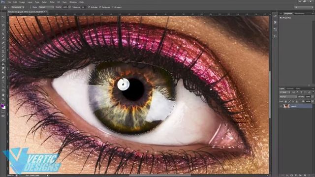 Adobe Photoshop CS6/CC: How To Change Eye Colour смотреть онлайн