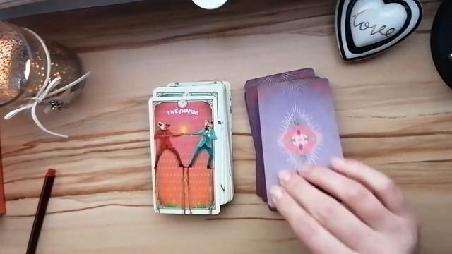 ?Tarot of curious creatures? Таро любопытных существ? смотреть онлайн