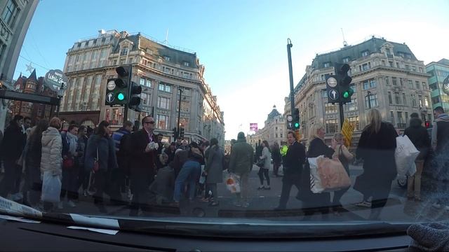 Clumsy chef trips and drops potatoes everywhere! (DashCam London) смотреть онлайн