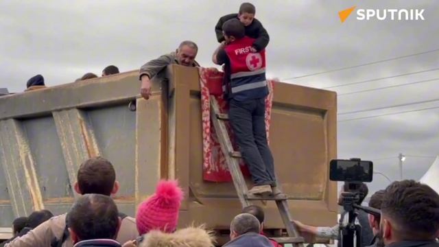 Кадры прибытие в Армению вынужденных переселенцев из Нагорного Карабаха смотреть онлайн