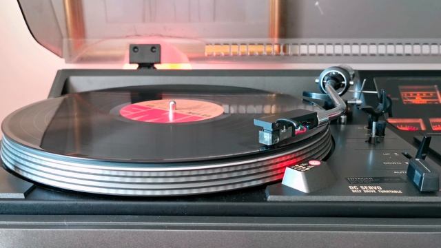 Celebrate Summer ~ The Unobtainable T.Rex 1980 Vinyl LP ~ Hitachi SDT-400 ~ Ortofon VMS20E MKII смотреть онлайн