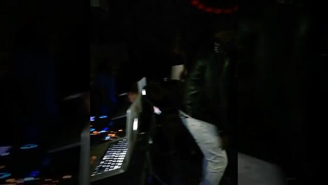 J Martin live in Bilbao Spain .DJ ERIC ON THE WHEEL смотреть онлайн
