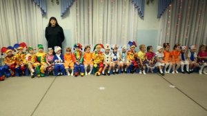 Новогодний праздник в детском саду 2024. Петрушки, снеговики, Дед Мороз и Снегурочка пришли в сад