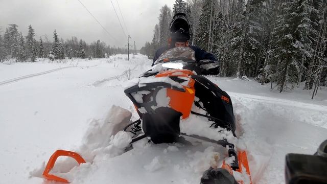 покатушки на снегоходах Arctic Cat, BRP, Yamaha смотреть онлайн