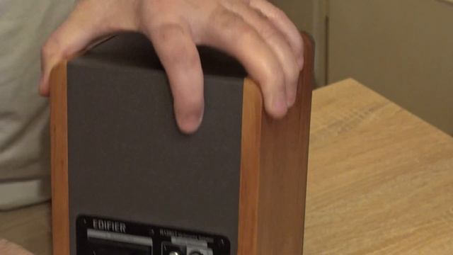 Edifier R1280T - całkiem dobre aktywne kolumny głośnikowe. смотреть онлайн