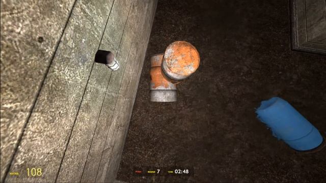 БЕГИ!ОН СМОТРИТ ПРЯМО НА ТЕБЯ! PROP HUNT В Garry's Mod! смотреть онлайн