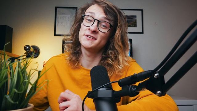 iPhone SE 2020 1 Week Later review - Best Value iPhone EVER? смотреть онлайн