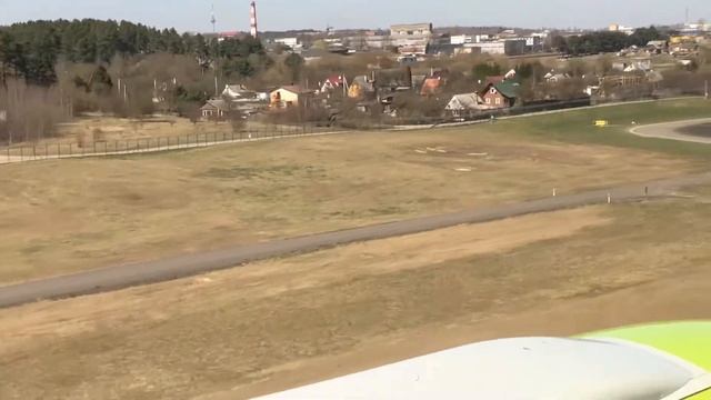 Landing and take off Vilnius airport Lithuania смотреть онлайн
