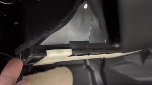 Mercedes C250 Cabin Air Filter Change. How To.