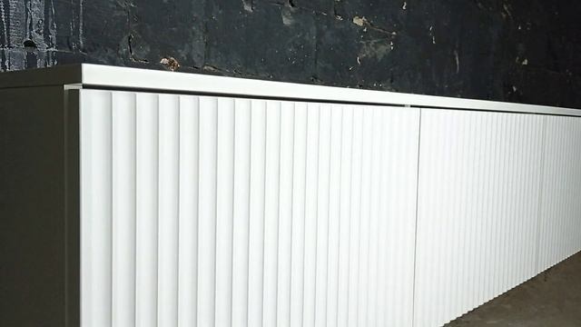 Подвесная TV-тумба с рифлёными фасадами смотреть онлайн