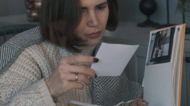 Грустные стихи о любви "Мы с тобою застряли..." смотреть онлайн