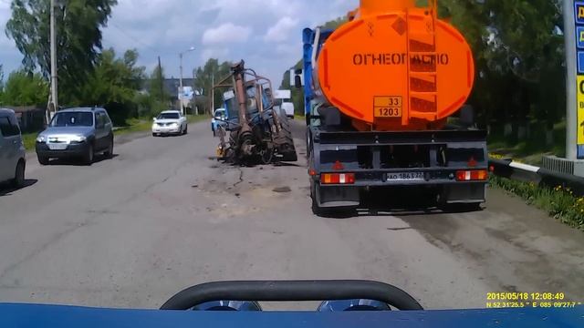 г. Бийск, ул. Трофимова, трактор потерял колесо смотреть онлайн