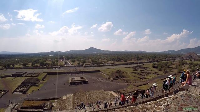 Climbing up the Pyramid of the Sun,Teotihuacan,Mexico - Maya Trip ep53 - Travel vlog calatorie смотреть онлайн