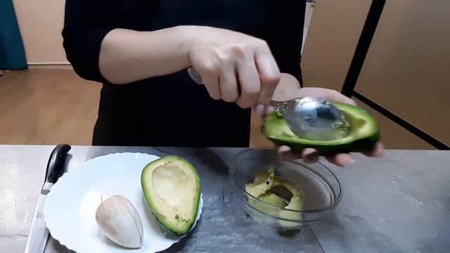 ✔️ САЛАТ С АВОКАДО И ТУНЦОМ ✔️ КАК В РЕСТОРАНЕ ✔️ ВКУСНЫЙ ПРАЗДНИЧНЫЙ САЛАТИК ✔️ КЕТО РЕЦЕПТ ✔️ смотреть онлайн