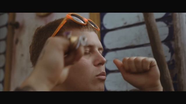 Yung Lean - Happy Feet смотреть онлайн