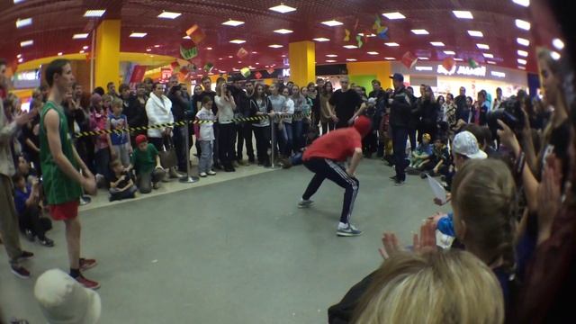 Серьёзный и Соломэн х Метра и Альфабалеро TrueMotion| 1/8 final | Чебоксары (1.11.15) смотреть онлайн