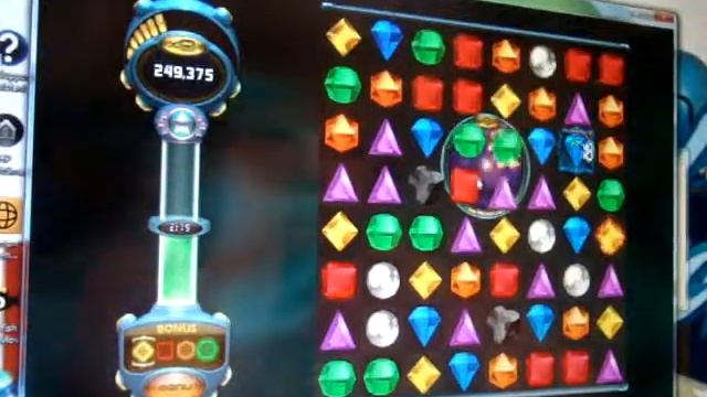 Bejeweled Twist Blitz Game (recorded with camera) смотреть онлайн