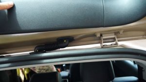 разборка обшивки багажной двери kia sportage 4 -начало