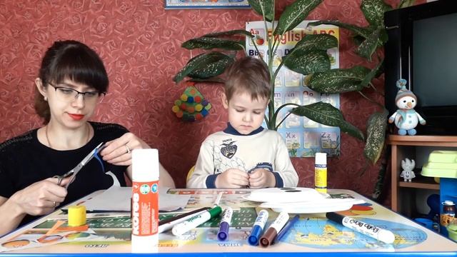 Снеговик своими руками. Снеговик из бумаги. Новогодние украшения. Новогодние поделки смотреть онлайн