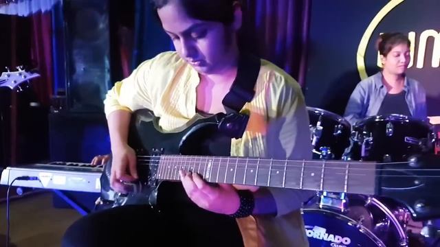Neele Neele Ambar Par (Guitar Cover) | Mansi Kate | Superstars of Waltz Music Academy смотреть онлайн