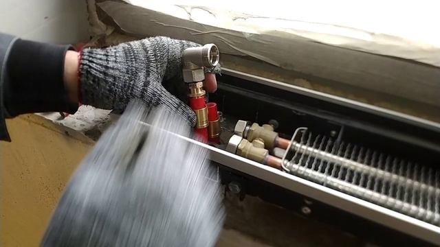 ОБВЯЗКА ВНУТРИПОЛЬНОГО КОНВЕКТОРА НА ПОДОКОННИКЕ ТРУБОЙ ИЗ СШИТОГО ПОЛИЭТИЛЕНА смотреть онлайн