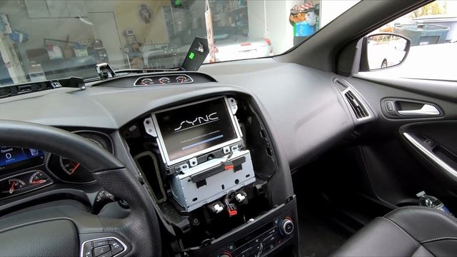 How To Upgrade Sync 2 to Sync 3 for Android Auto/Apple CarPlay! (2015 Focus ST) смотреть онлайн