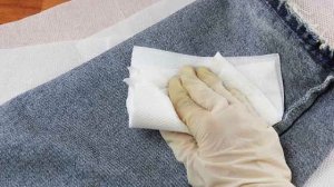 Как при помощи подручных средств избавиться от жвачки на одежде и пятен после нее