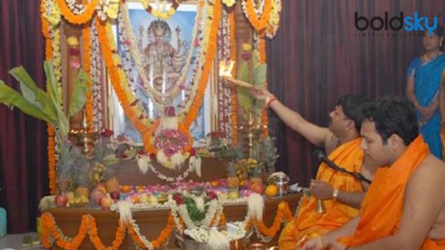 Vishwakarma Puja 2020: घर पर भी जरूरी है विश्वकर्मा पूजा करना, इस तरह से करें पूजा | Boldsky смотреть онлайн