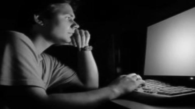 СТРАШНЫЕ ИСТОРИИ НА НОЧЬ - Полночный разговор в скайпе "Skype" смотреть онлайн