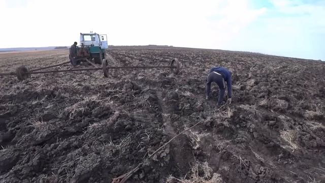 ОТКРЫЛИ СЕЗОН ПОЛЕВЫХ РАБОТ. ГИЛЬЕРМО В ДЕЛЕ смотреть онлайн