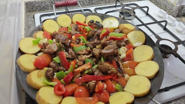 ЧТО У МЕНЯ НА ИФТАР СЕГОДНЯ? Вкусный ужин Давно хотел так приготовить - - Обалденная мясо #рецепты смотреть онлайн