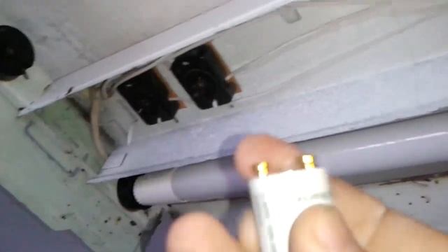 Ставим Светодиодную лампу вместо Люминесцентной просто выкручиваем стартер смотреть онлайн