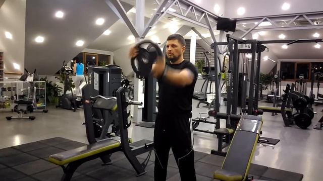 Качаем переднюю дельту. смотреть онлайн