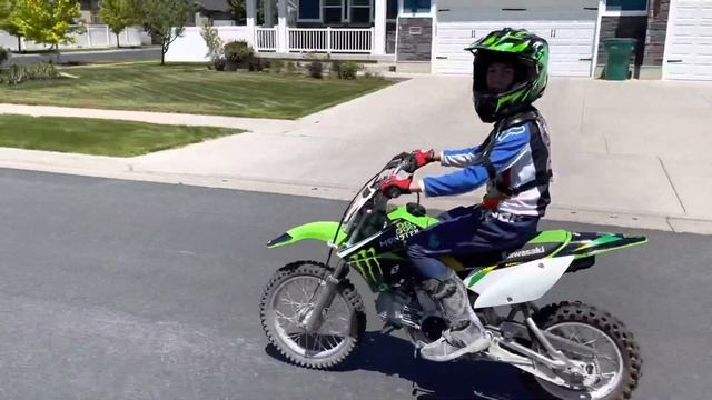 Kawasaki KLX110 Vs Yamaha TTR110 | Best Dirt Bike For Kids 8-12