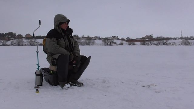 Эта снасть помогла наловить!!! Зимняя Рыбалка на плотву на стоячку в конце марта.