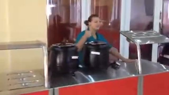 Линия раздачи в пансионате 'Береговое' смотреть онлайн