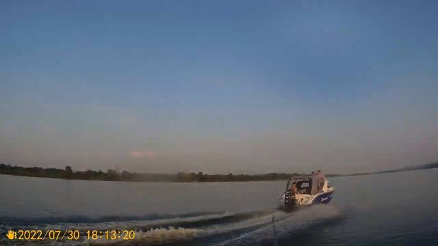На водных лыжах смотреть онлайн