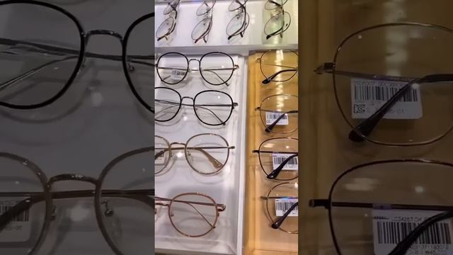 Ассортимент очков в корейской оптике! Рай для очкариков/ Виктория Ким #корея #тренды #корейскийстил смотреть онлайн