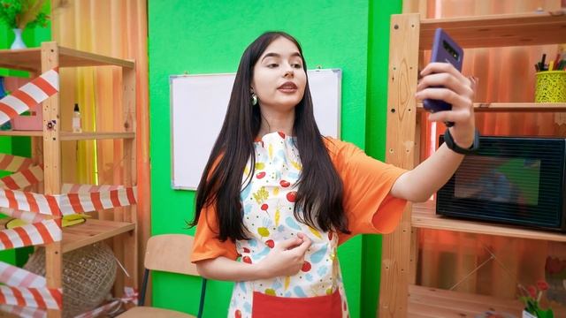 Старшеклассница СРАЗИЛА ВСЕХ НАПОВАЛ своим ВНЕШНИМ ВИДОМ! смотреть онлайн