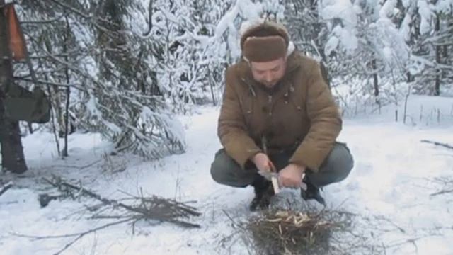 Предновогодний лес, костёр, нож типа buke 110 смотреть онлайн