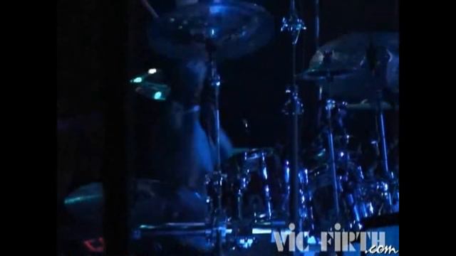 Shannon Leto ( 30 Seconds To Mars ) @ Taste Of Chaos смотреть онлайн