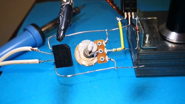 TRAFOSUZ 0- 220 VOLT 10 AMPER AYARLI GÜÇ KAYNAĞI DEVRESİ - Simple 0 - 220 V Voltage Regulator смотреть онлайн